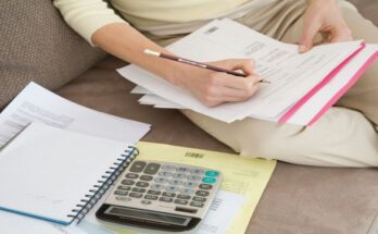 WritingOutBills_ImageSource_Getty-56a1de6d3df78cf7726f58fe