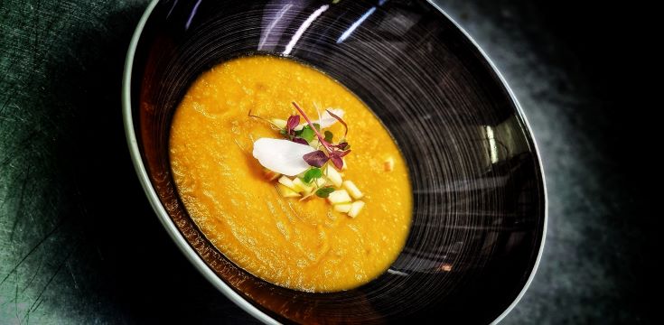 Tomato and apple soup