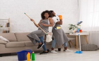 Couple-cleaning