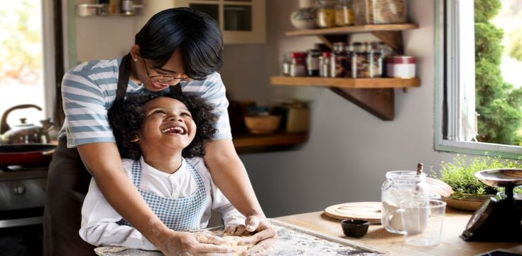 young-boy-learning-bake-with-his-mother_53876-104242 (002)