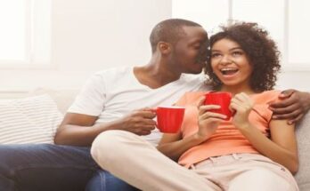 couple-inlove-drinking-tea