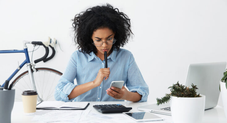 frustrated-young-female-entrepreneur-formal-shirt-eyewear-having-problem