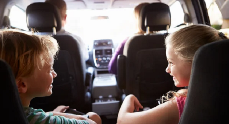 Driving with children -free stock image